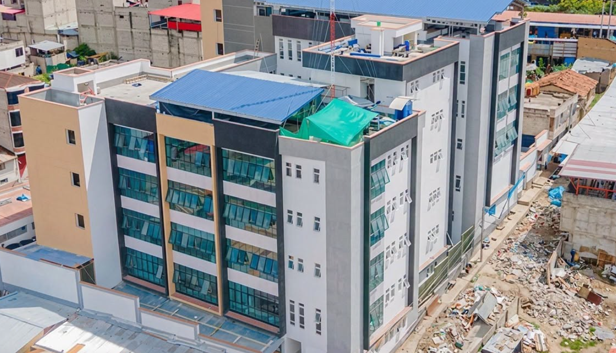 CONTRALORÍA DETECTA SIETE IRREGULARIDADES EN OBRA DE S/ 61 MILLONES DEL CENTRO DE SALUD DE TAMBURCO